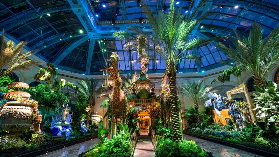 bellagio-entertainment-conservatory-summer-2022-front-entrance.jpg.image.960.540.high