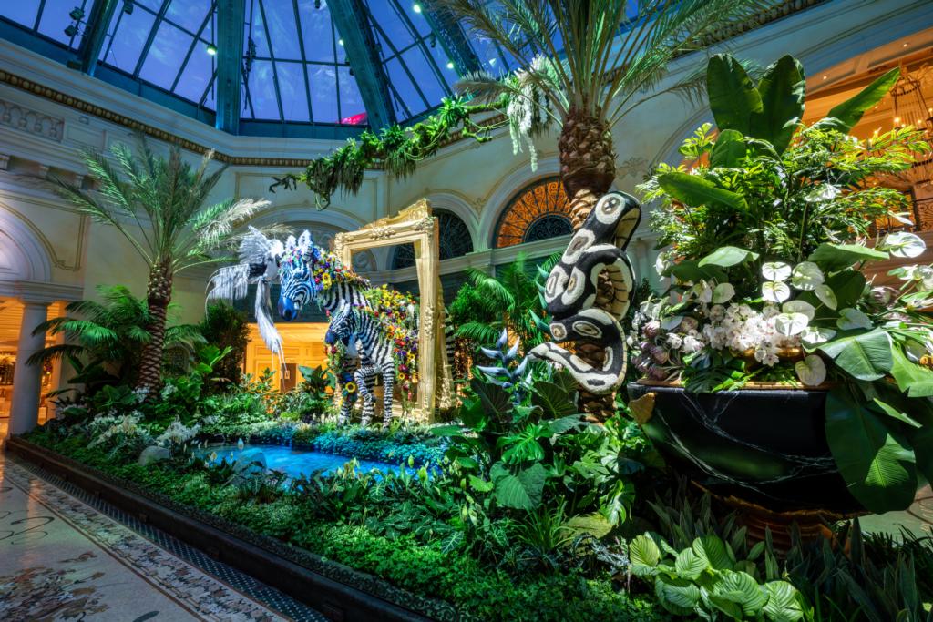 bellagio_conservatory_summer_2022_south_bed_20220531144858738_low