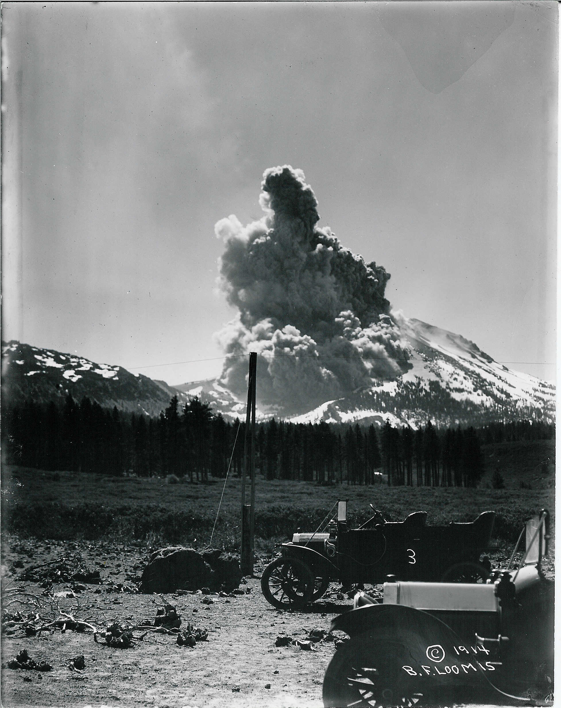 Lassen Peak Eruption_B.F. Loomis_June 9, 1914_Archive VI-PH-C1.7