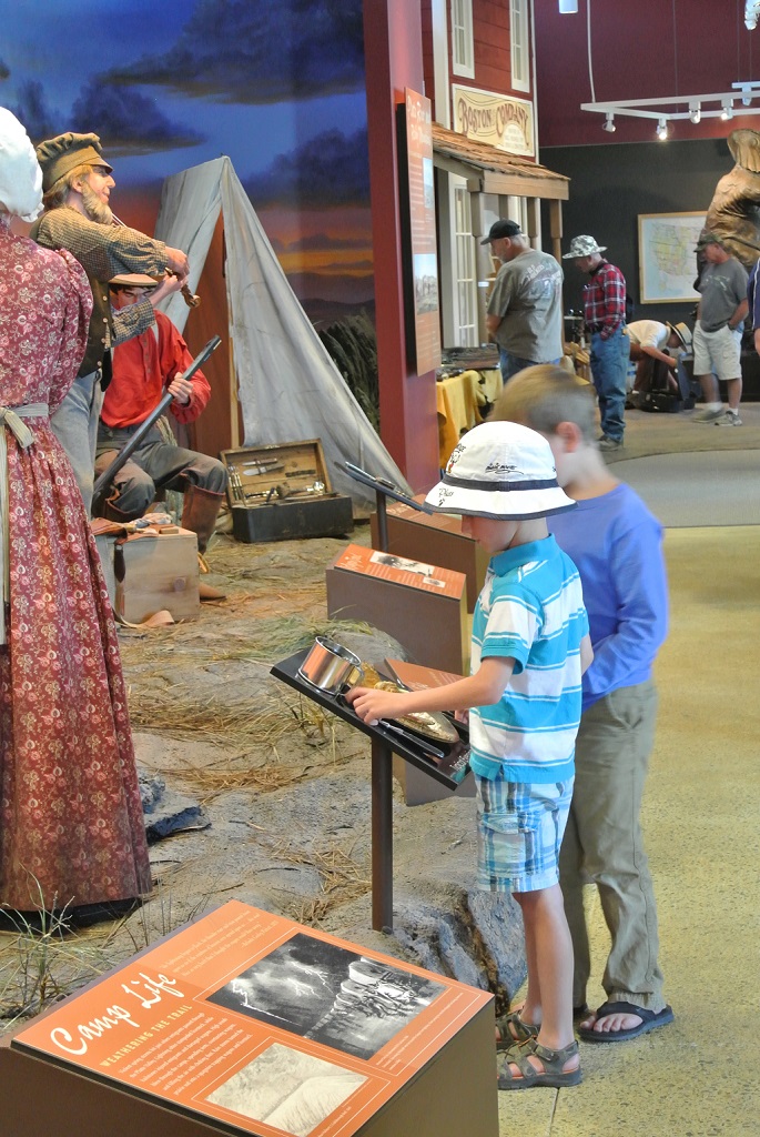 kids looking at exhibit