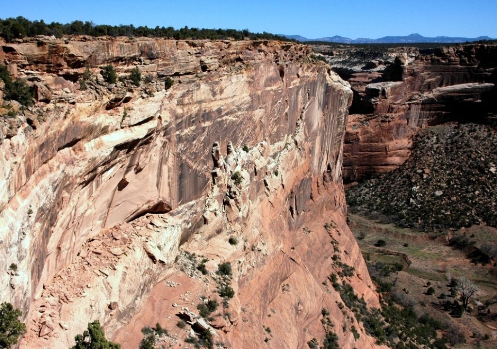 Canyon de Chelly Massacre Cave