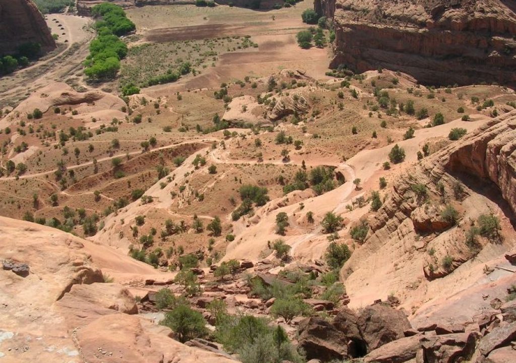 Canyon de Chelly White House Trail